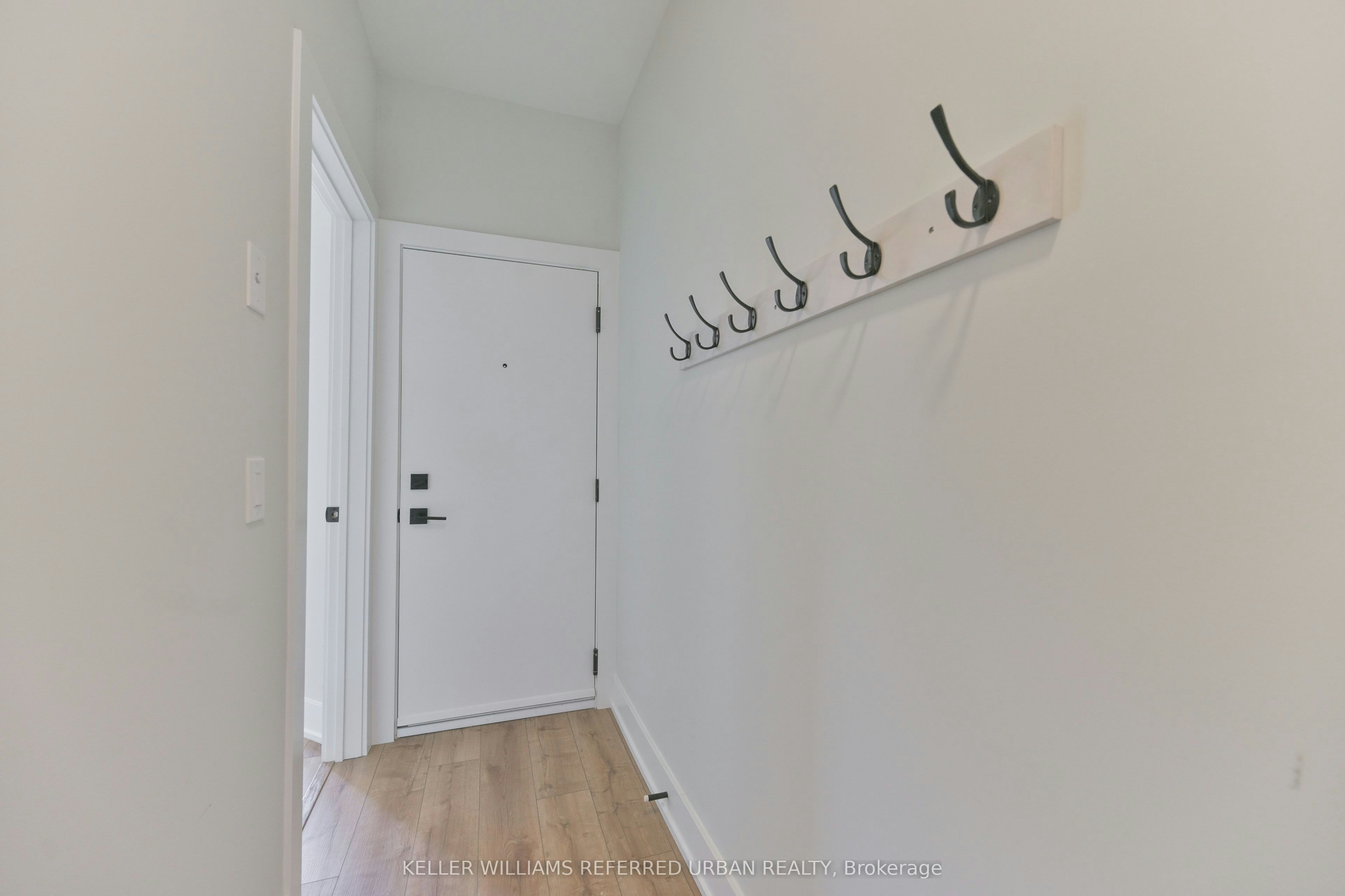 2-2420 Gerrard Street E, Toronto, ON, M4E 2E9 - 6