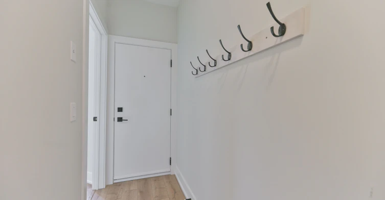 2-2420 Gerrard Street E, Toronto, ON, M4E 2E9 - 6