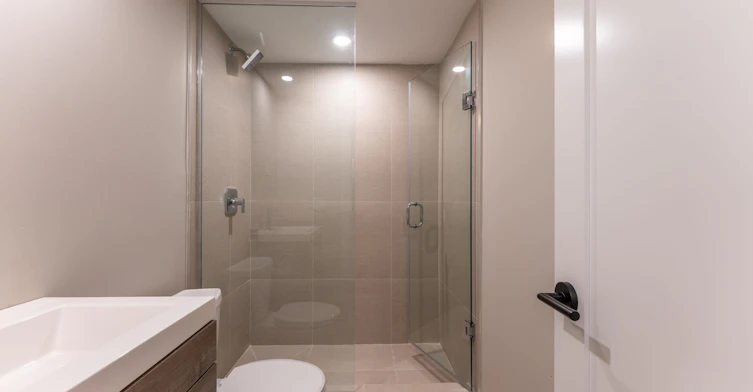 1-352 Jones Avenue, Toronto, ON, M4J 3G3 - 11