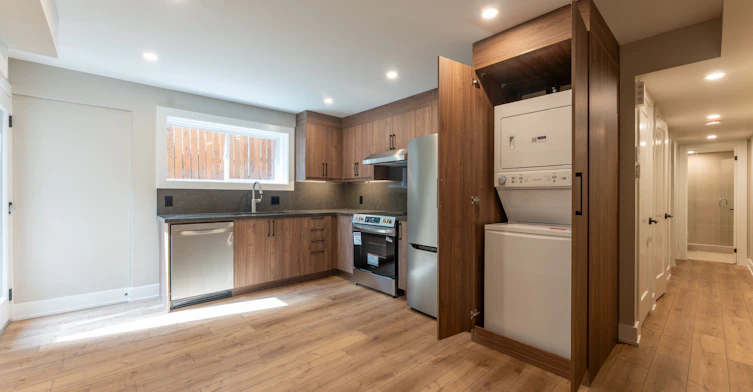 1-352 Jones Avenue, Toronto, ON, M4J 3G3 - 2
