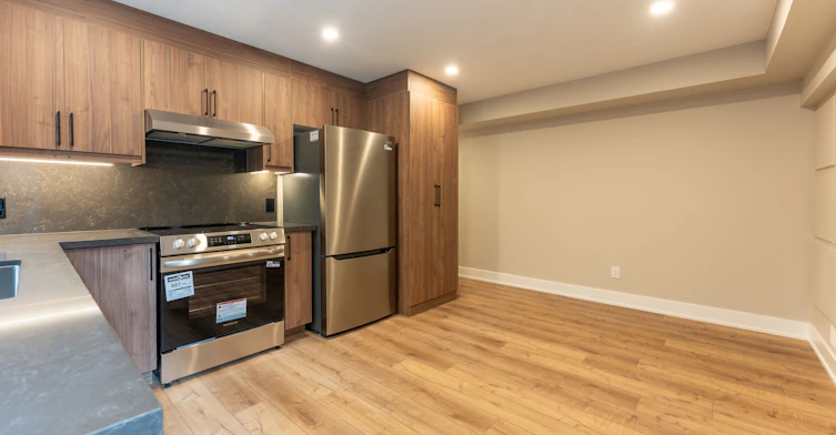 1-352 Jones Avenue, Toronto, ON, M4J 3G3 - 5