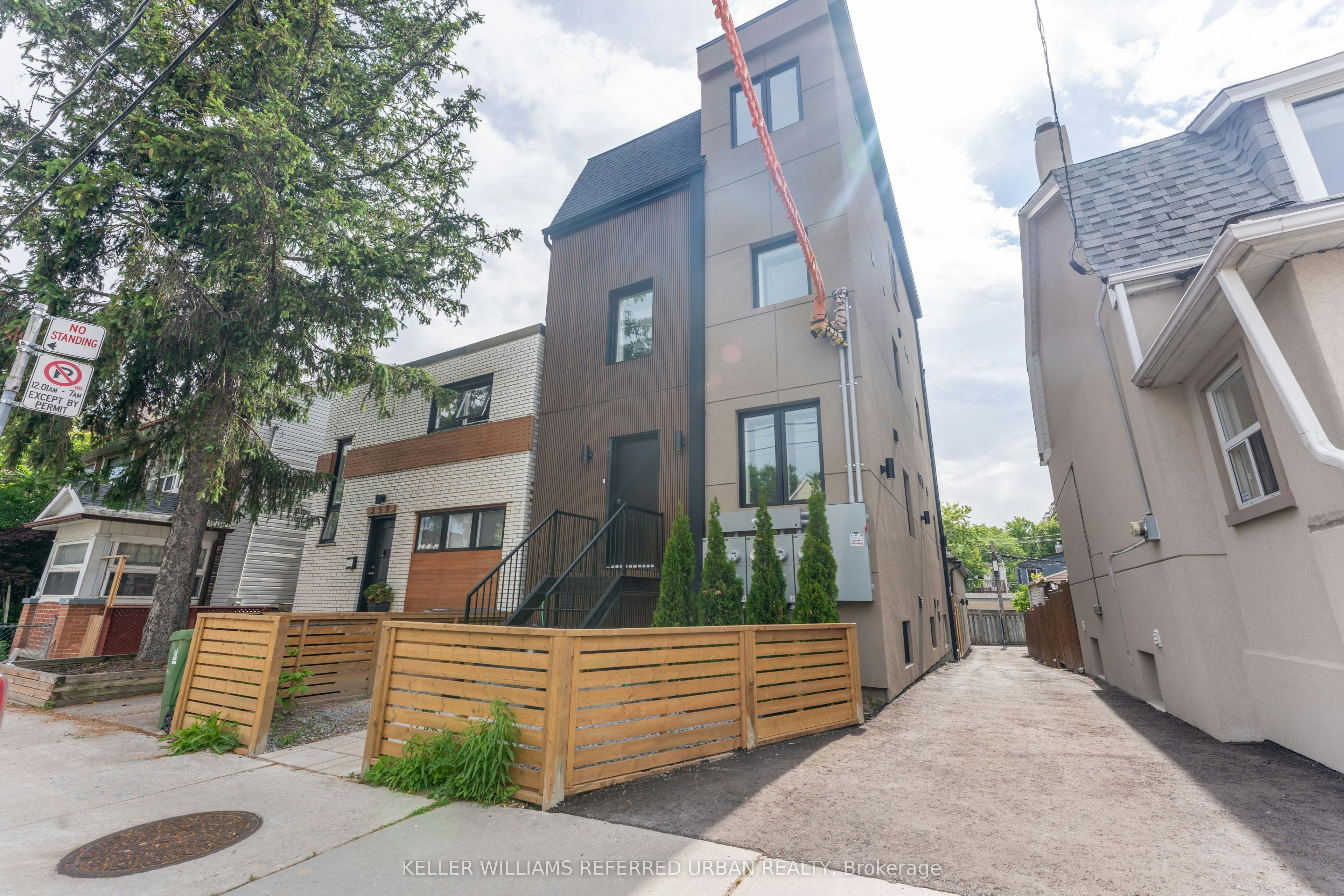 1-352 Jones Avenue, Toronto, ON, M4J 3G3 - 12