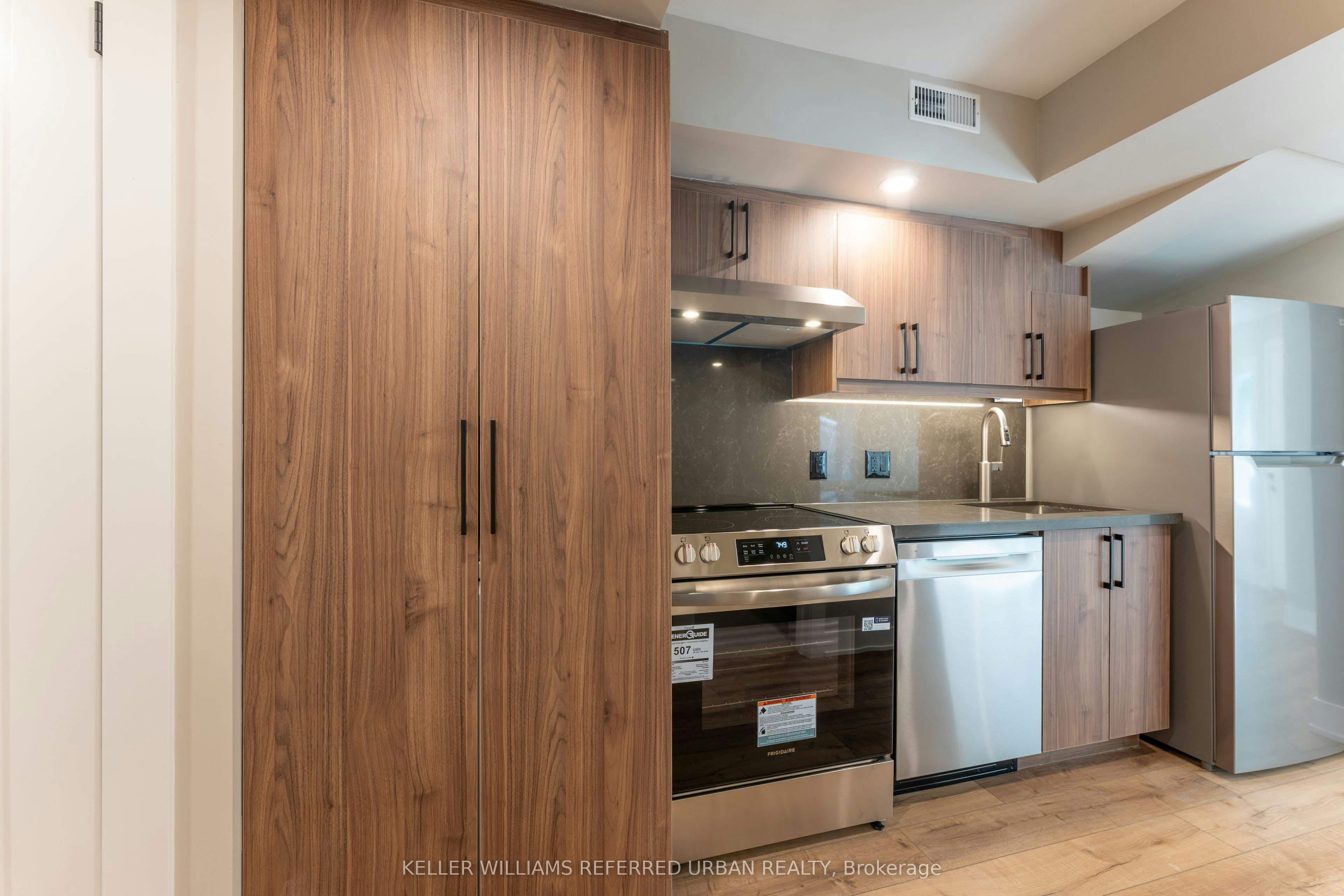 2-352 Jones Avenue, Toronto, ON, M4J 3G3 - 7