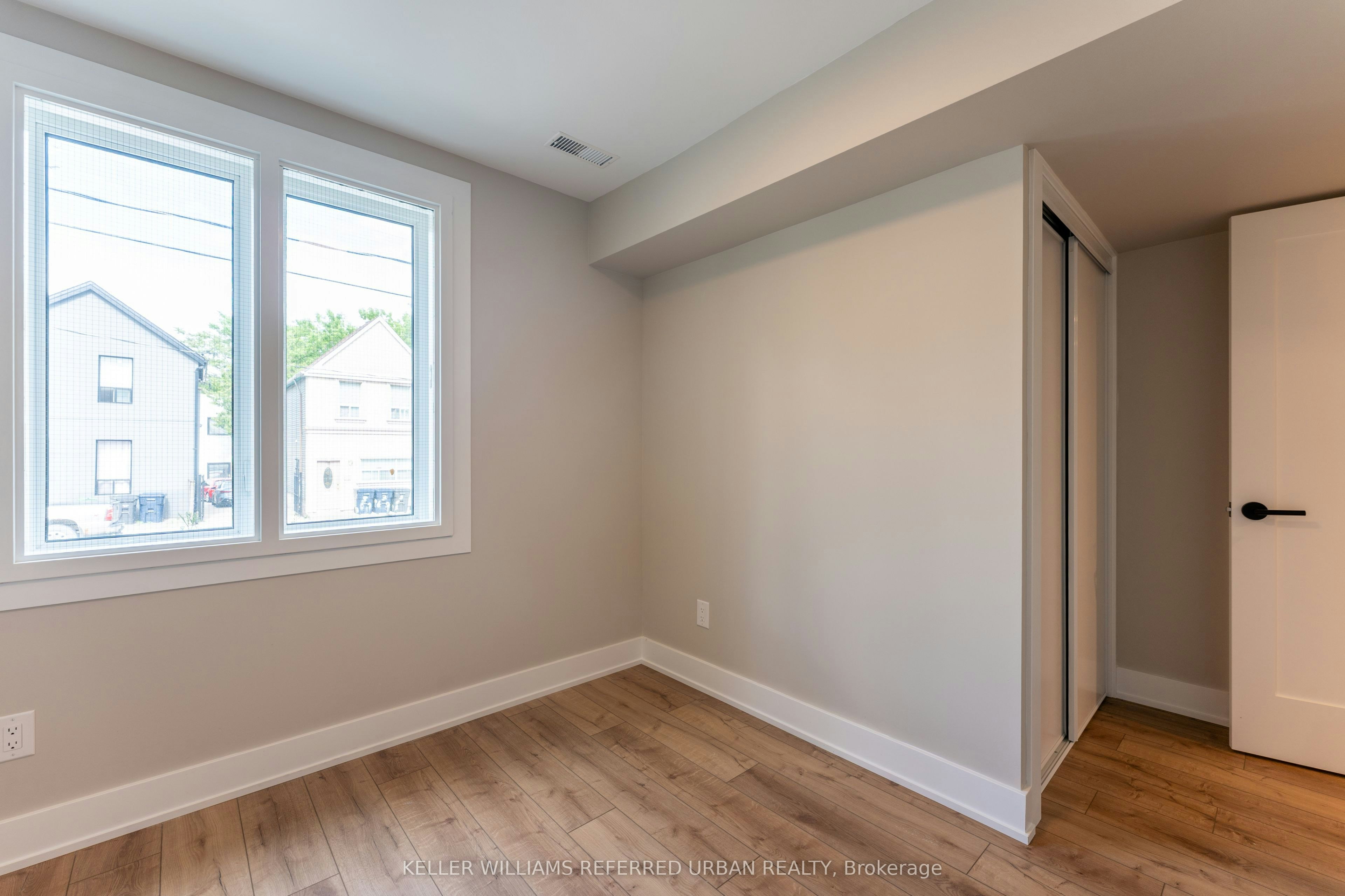 2-352 Jones Avenue, Toronto, ON, M4J 3G3 - 6