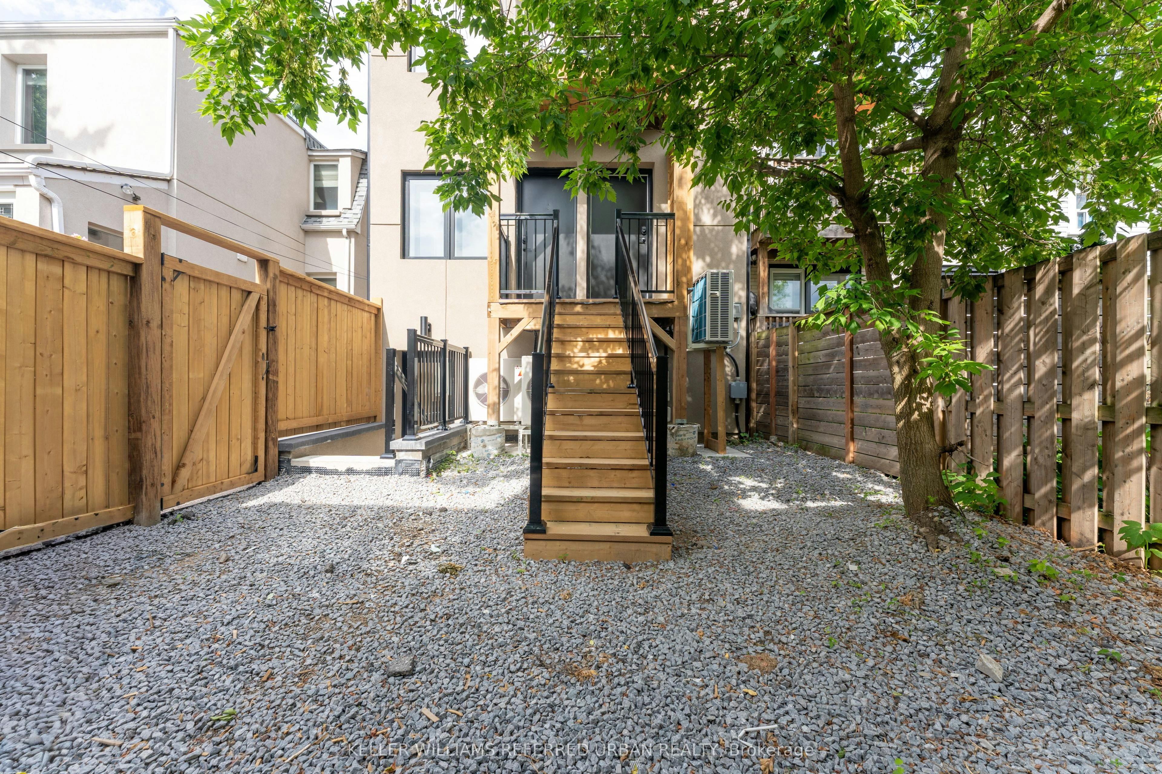 2-352 Jones Avenue, Toronto, ON, M4J 3G3 - 11