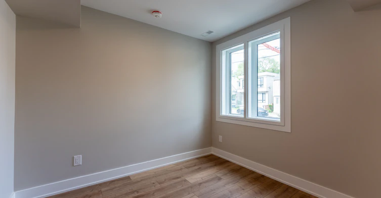 2-352 Jones Avenue, Toronto, ON, M4J 3G3 - 5