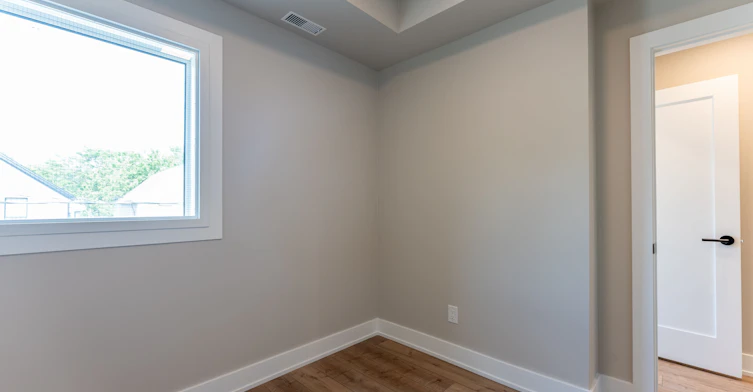 3-352 Jones Avenue, Toronto, ON, M4J 3G3 - 4