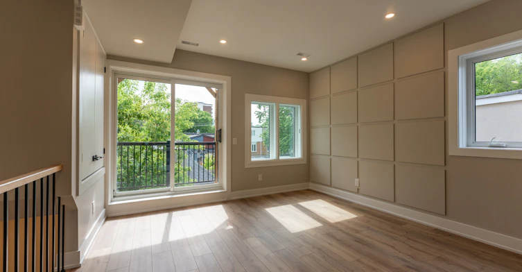 3-352 Jones Avenue, Toronto, ON, M4J 3G3