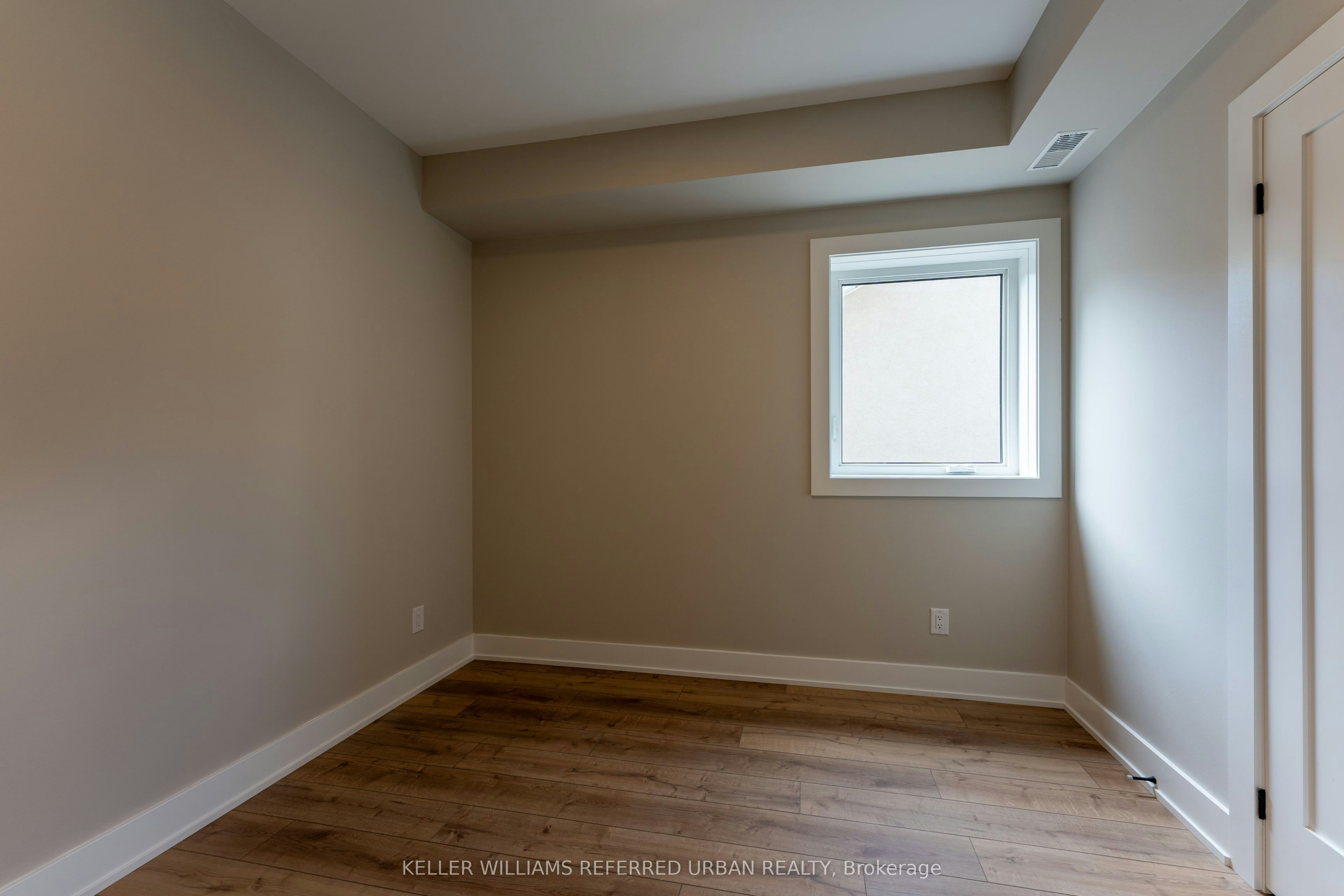 3-352 Jones Avenue, Toronto, ON, M4J 3G3 - 7