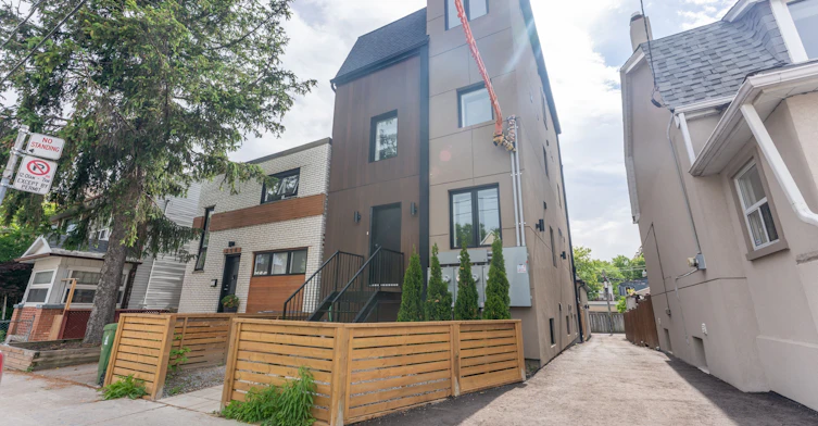 3-352 Jones Avenue, Toronto, ON, M4J 3G3 - 11