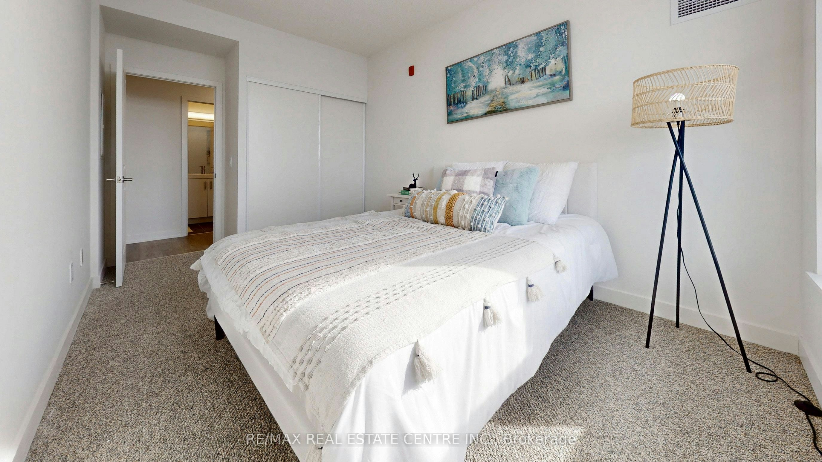 PH12-1010 Dundas Street E, Whitby, ON, L1N 2K2 - 32