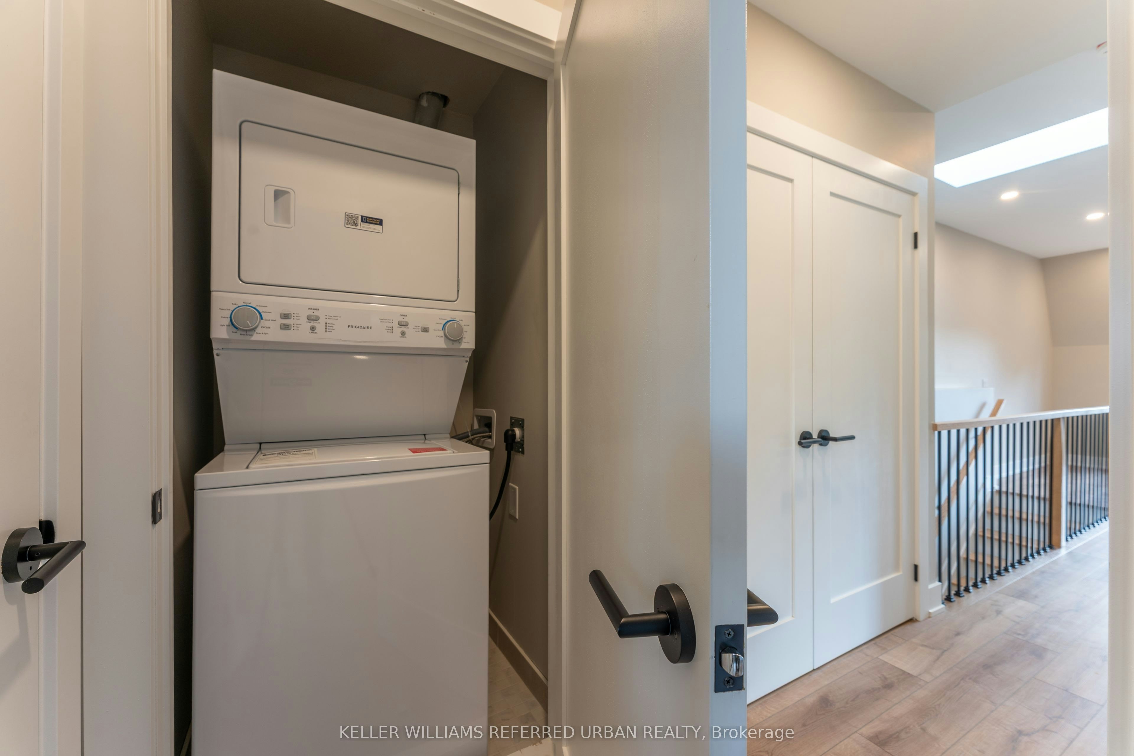 4-352 Jones Avenue, Toronto, ON, M4J 3G3 - 11