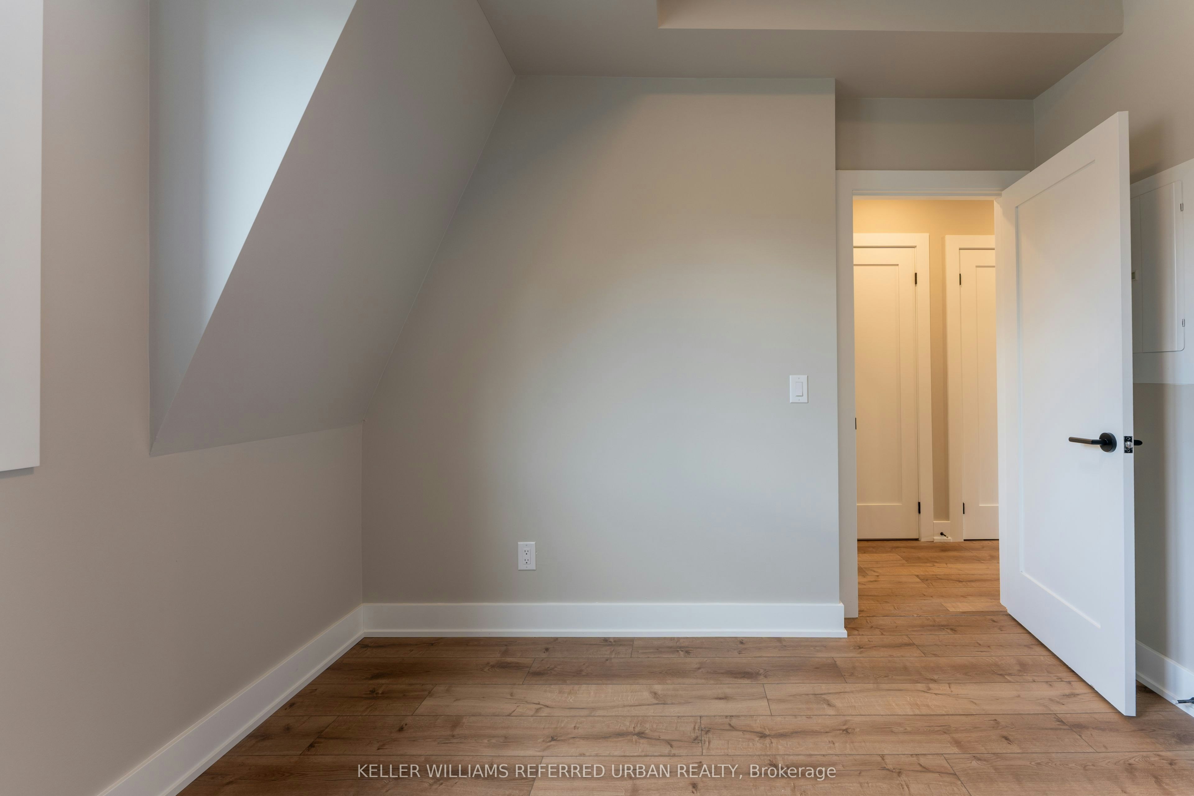 4-352 Jones Avenue, Toronto, ON, M4J 3G3 - 7