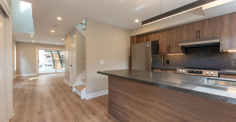 5-352 Jones Avenue, Toronto, ON, M4J 3G3 - 3