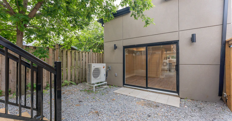 5-352 Jones Avenue, Toronto, ON, M4J 3G3 - 16