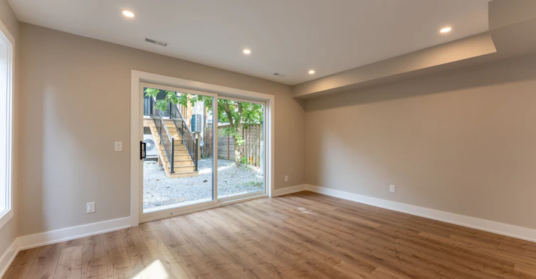 5-352 Jones Avenue, Toronto, ON, M4J 3G3 - 8