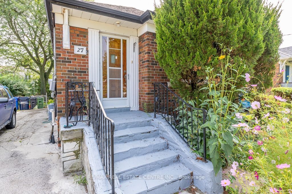 27 Innismore Crescent, Toronto, ON, M1R 1C8