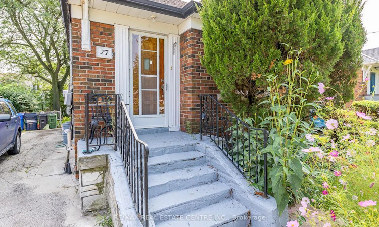 27 Innismore Crescent