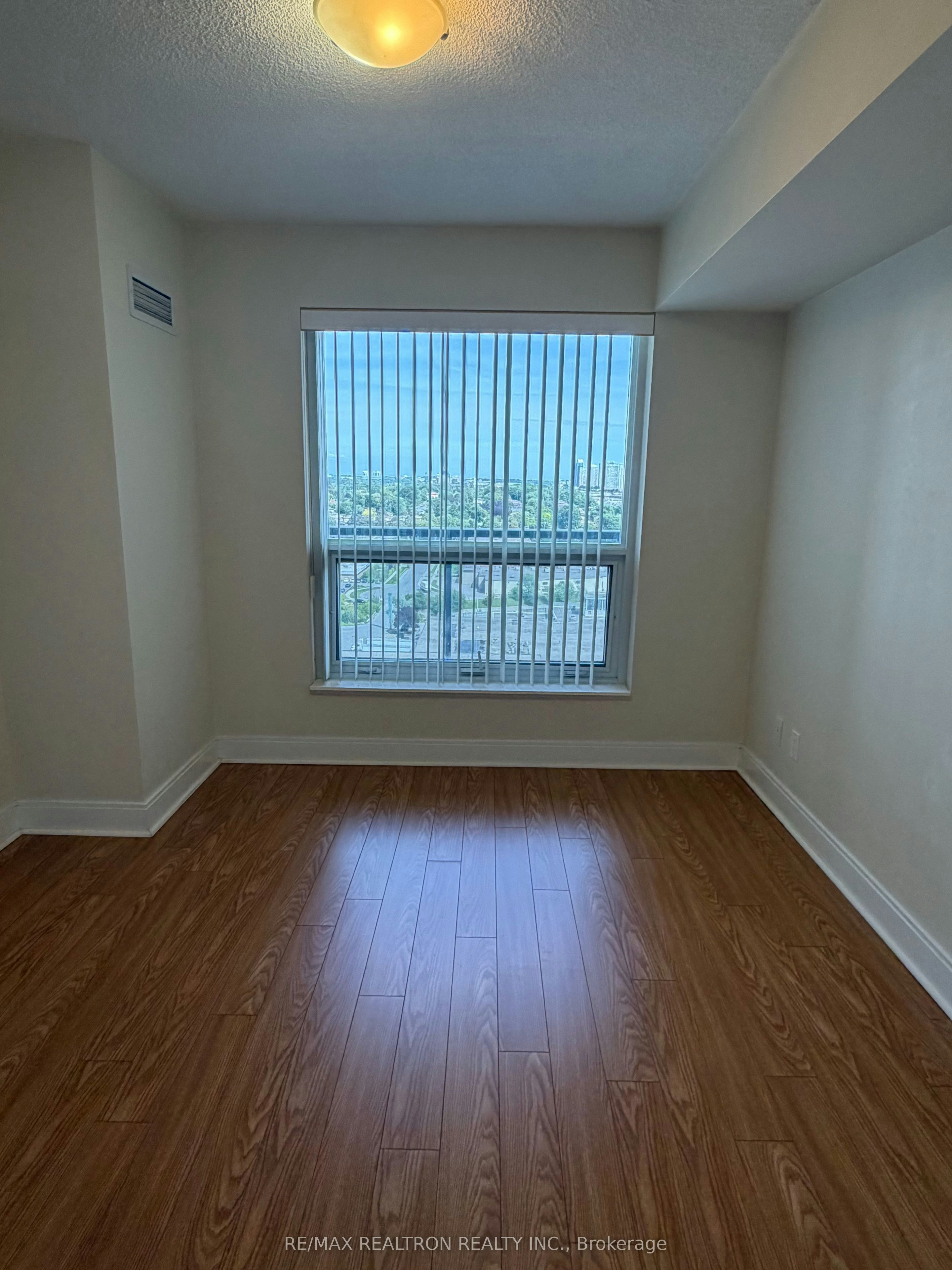 1612-125 Village Green Square, Toronto, ON, M1S 0G3 - 11
