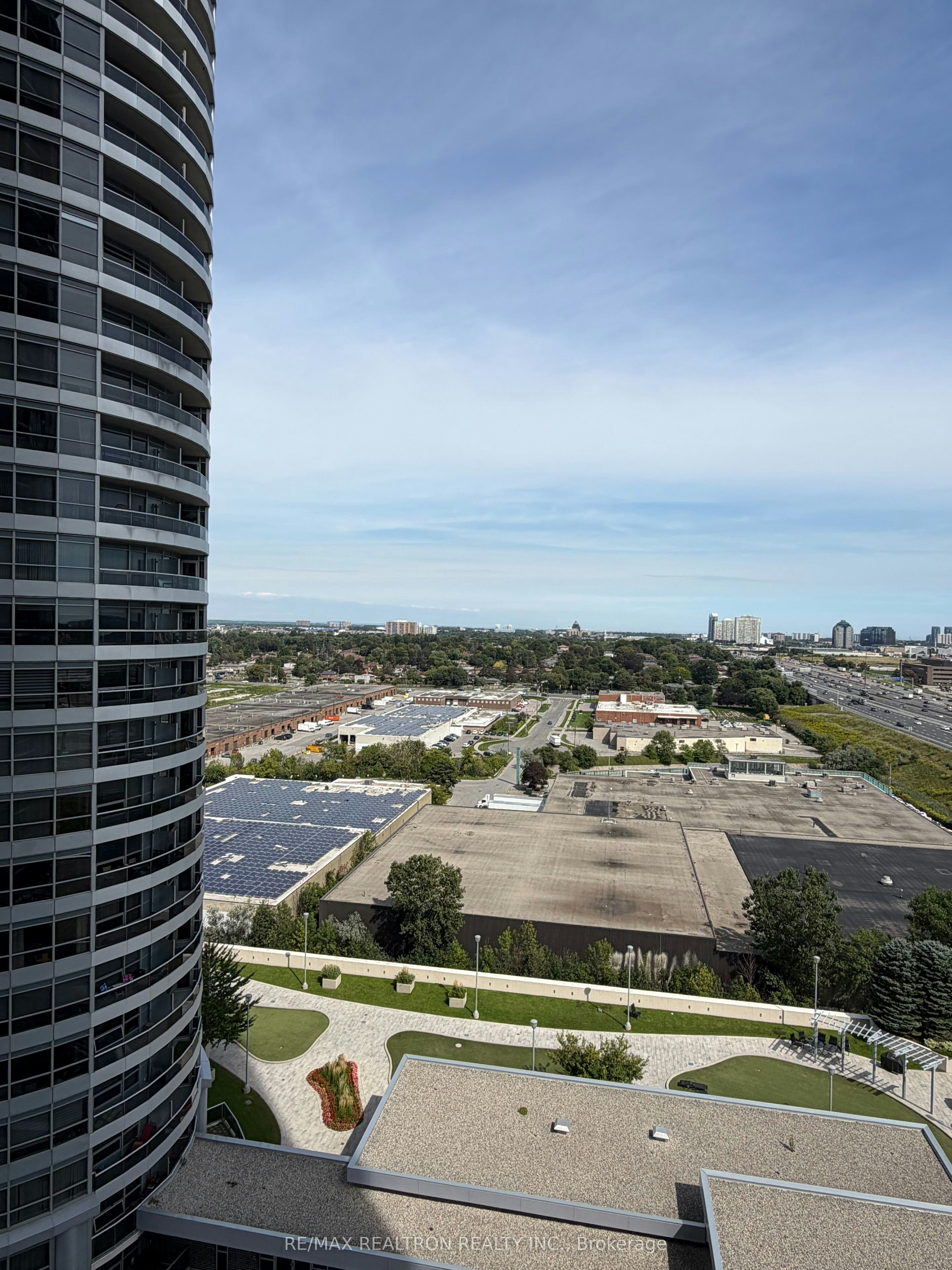 1612-125 Village Green Square, Toronto, ON, M1S 0G3 - 2