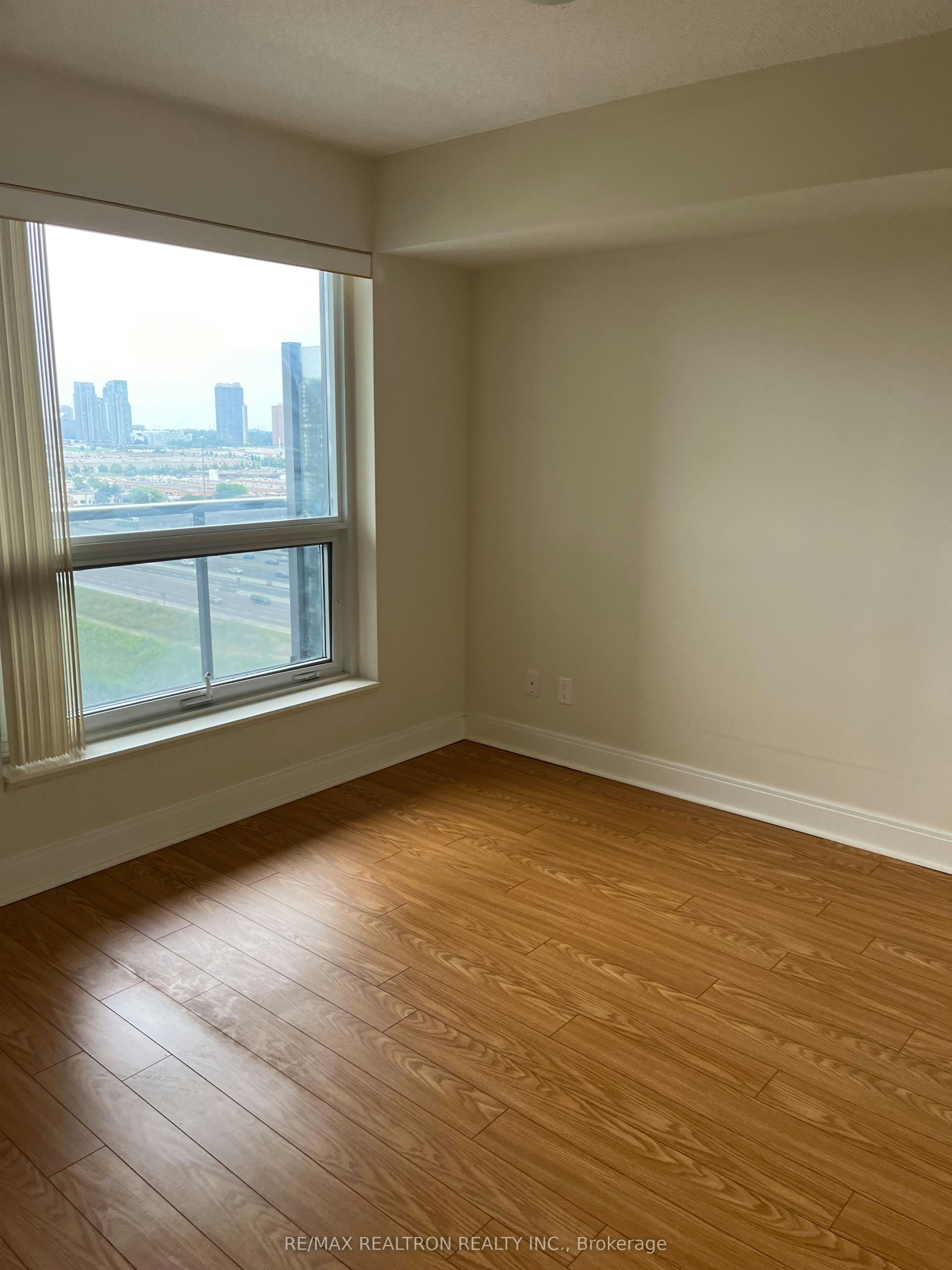1612-125 Village Green Square, Toronto, ON, M1S 0G3 - 8