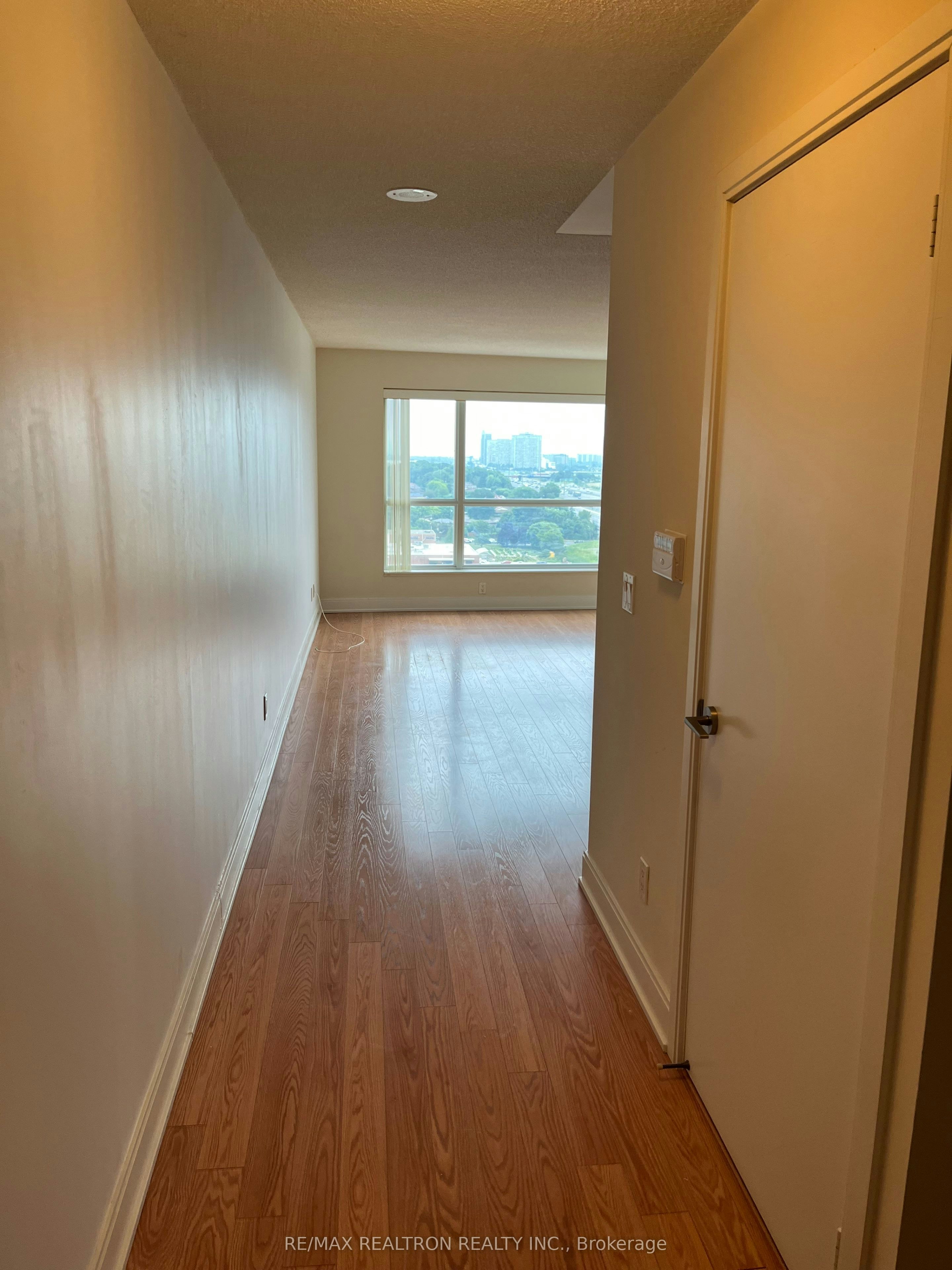 1612-125 Village Green Square, Toronto, ON, M1S 0G3 - 4