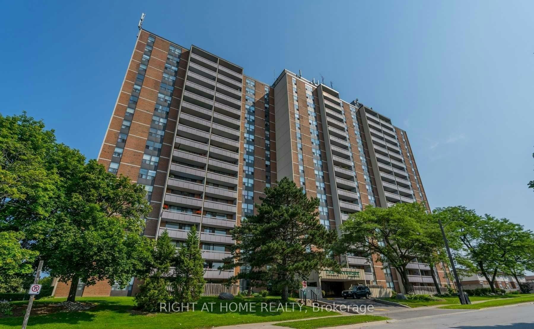 107-1210 Radom Street, Pickering, ON, L1W 2X3
