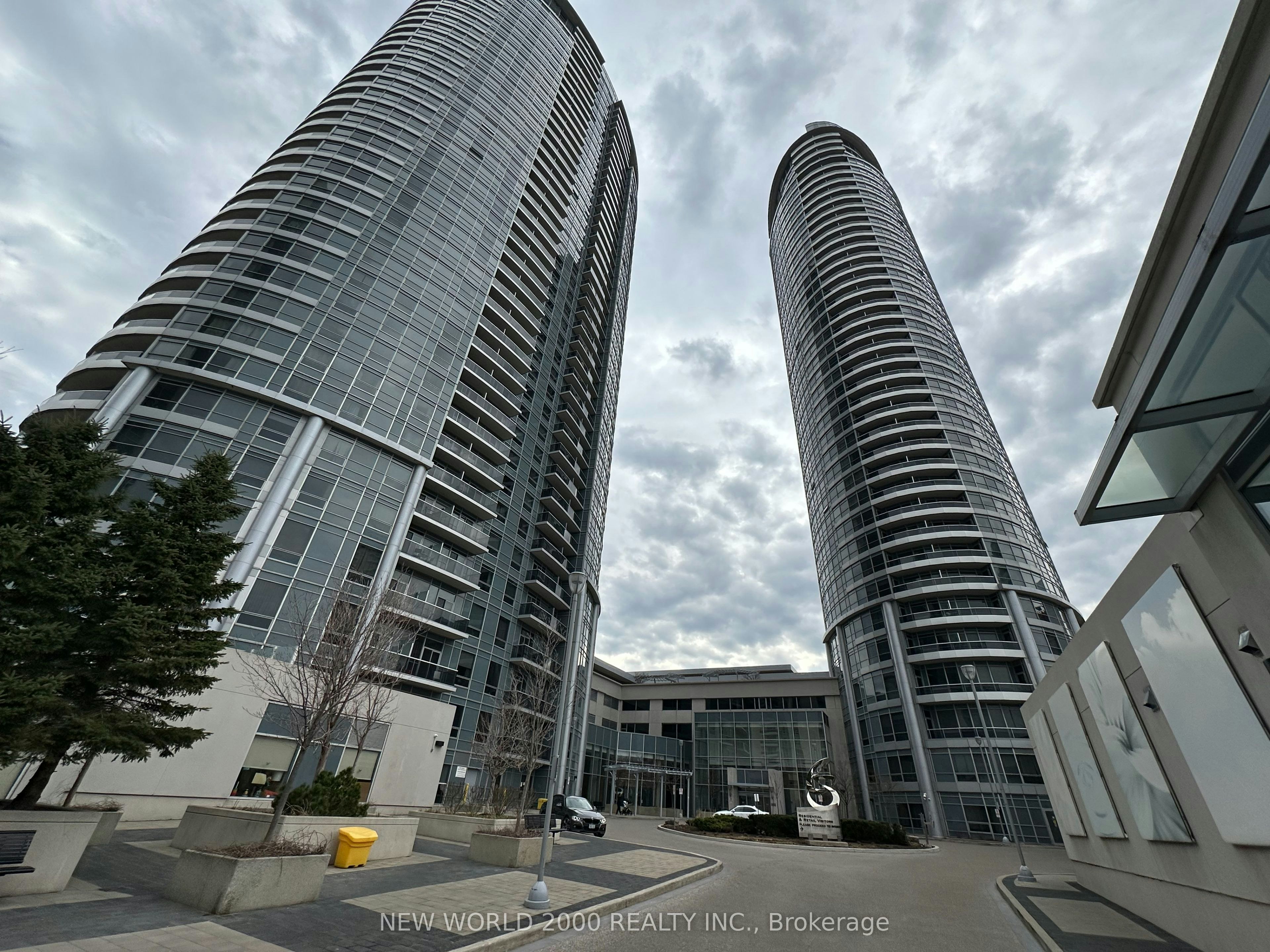 3725-135 Village Green Square, Toronto, ON, M1S 0G4 - 3