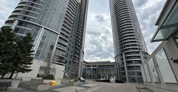 3725-135 Village Green Square, Toronto, ON, M1S 0G4 - 2