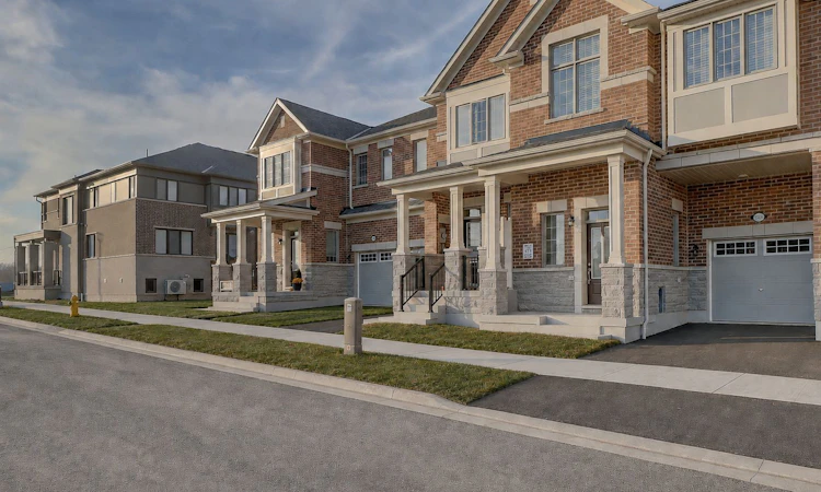 3229 Chimney Swift Crescent