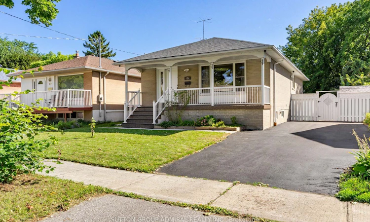 25 Rowallan Drive