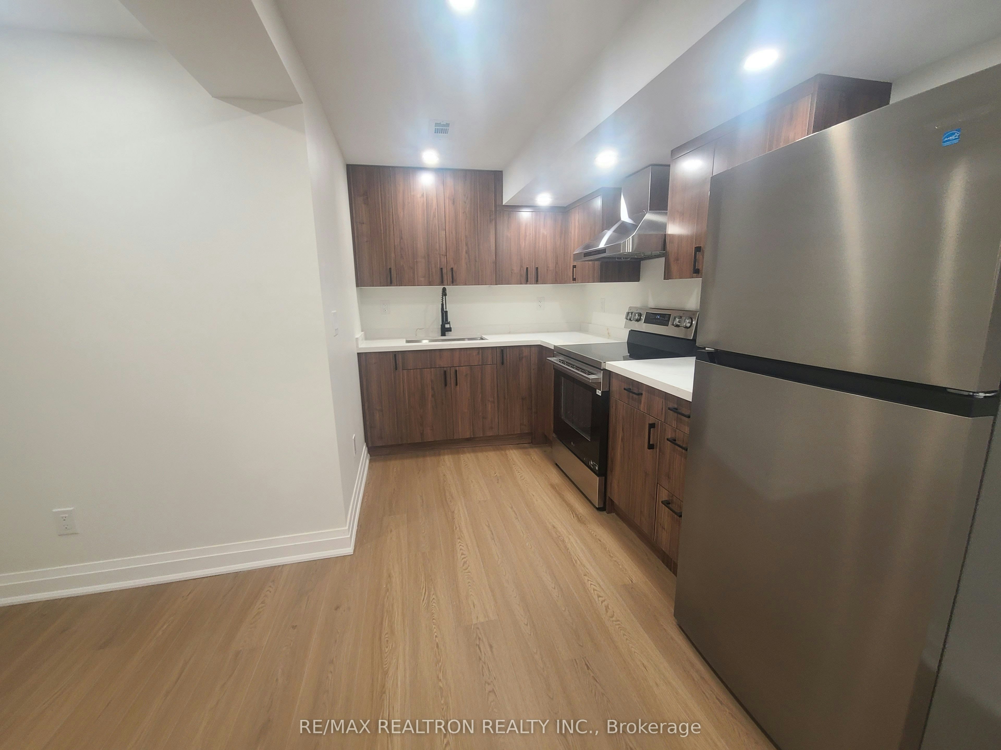 17 Mcginty Avenue, Ajax, ON, L1Z 0J6 - 4