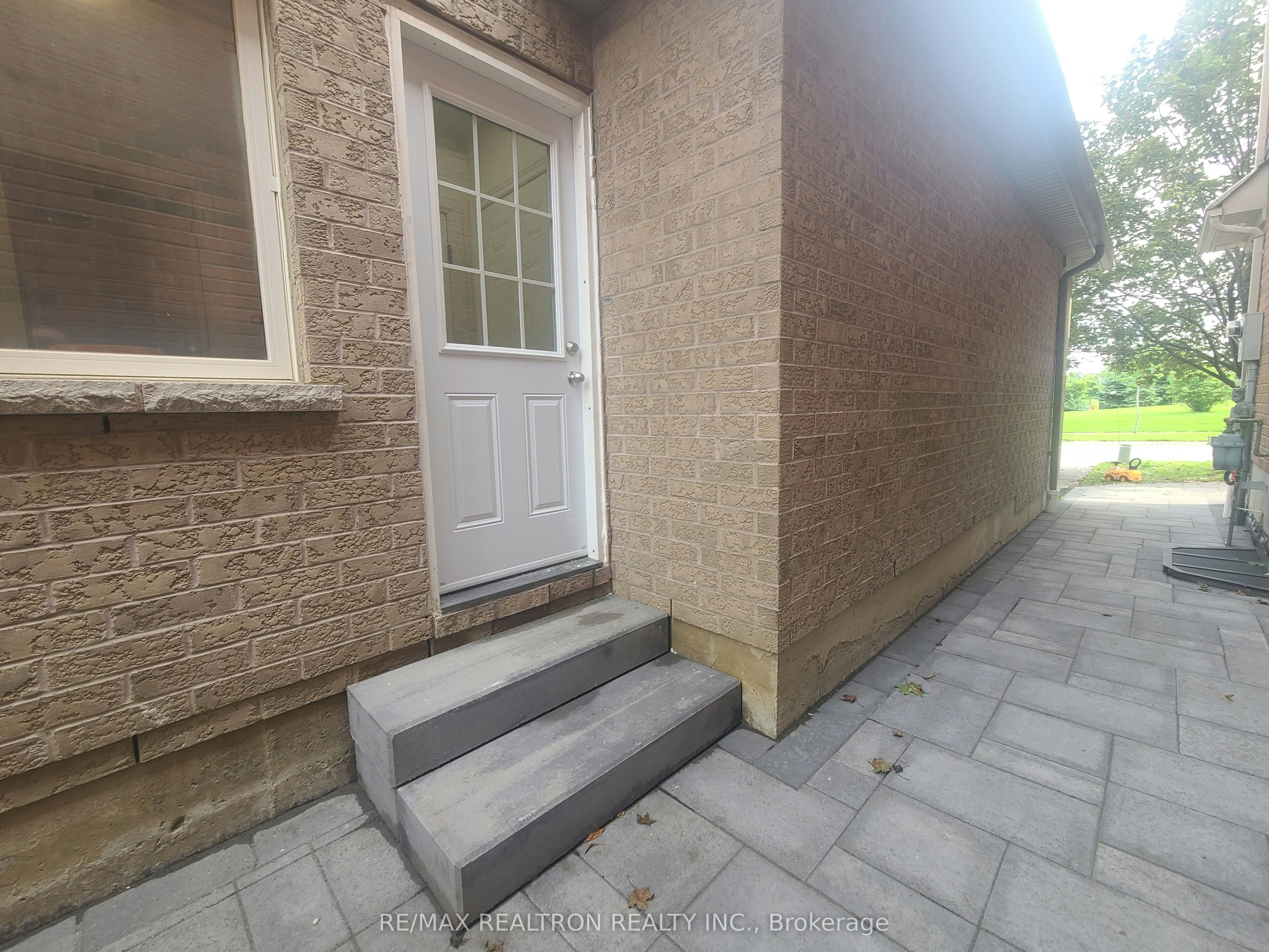 17 Mcginty Avenue, Ajax, ON, L1Z 0J6 - 21
