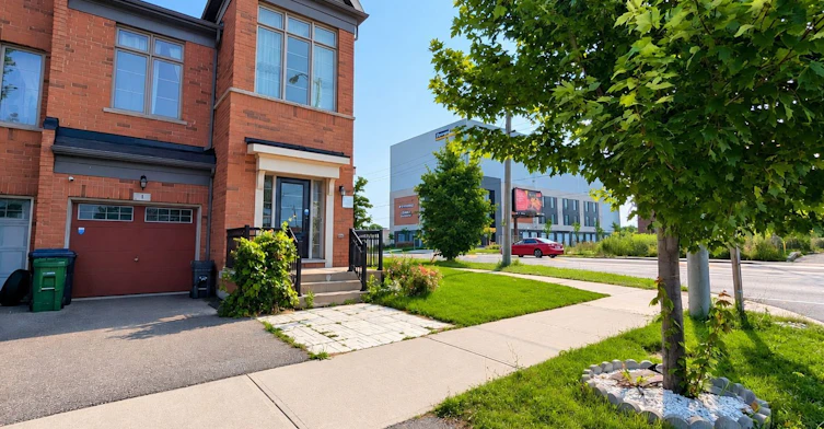 1 Lily Cup Avenue, Toronto, ON, M1L 0H4