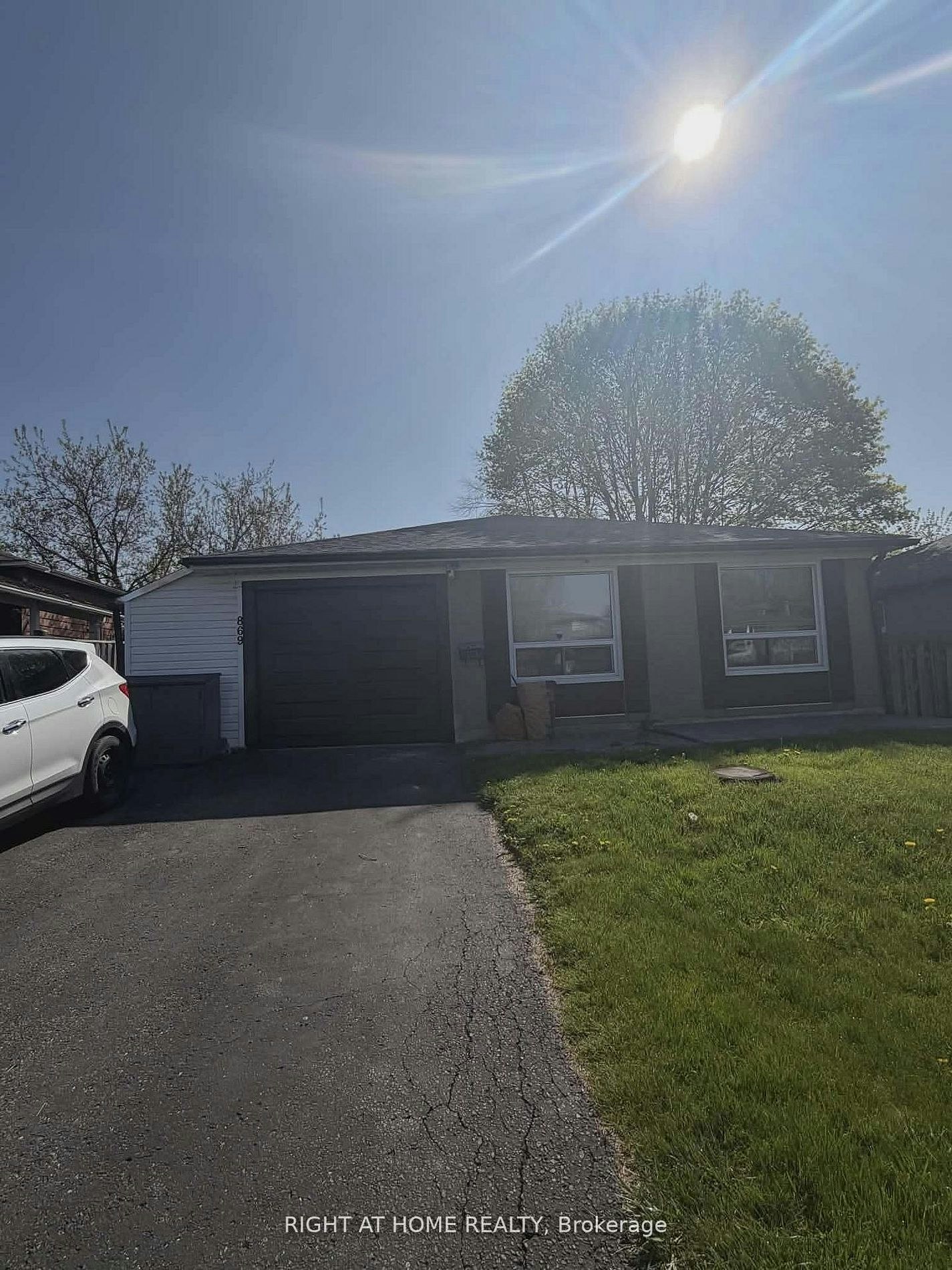 869 Grenoble Boulevard E, Pickering, ON, L1W 1T7