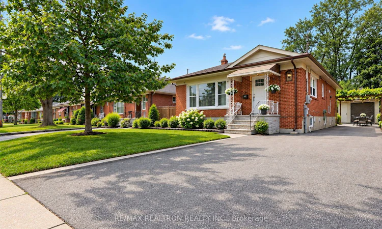 82 Ranstone Gardens