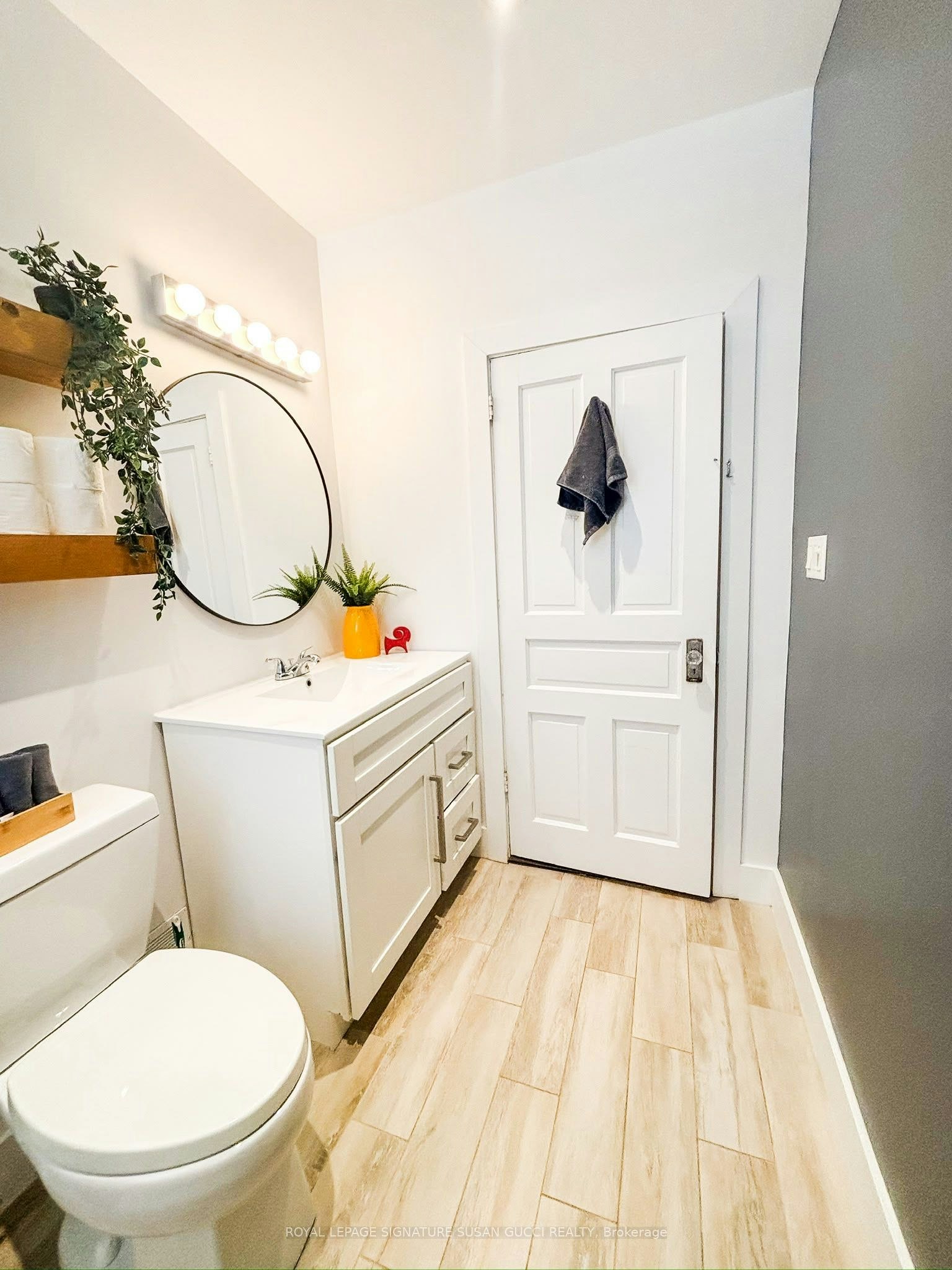 231 Chisholm Avenue, Toronto, ON, M4C 4V9 - 17