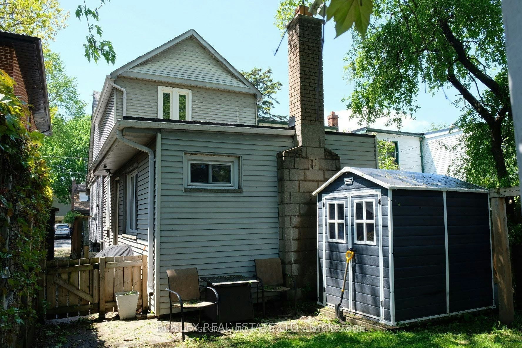 231 Chisholm Avenue, Toronto, ON, M4C 4V9 - 23