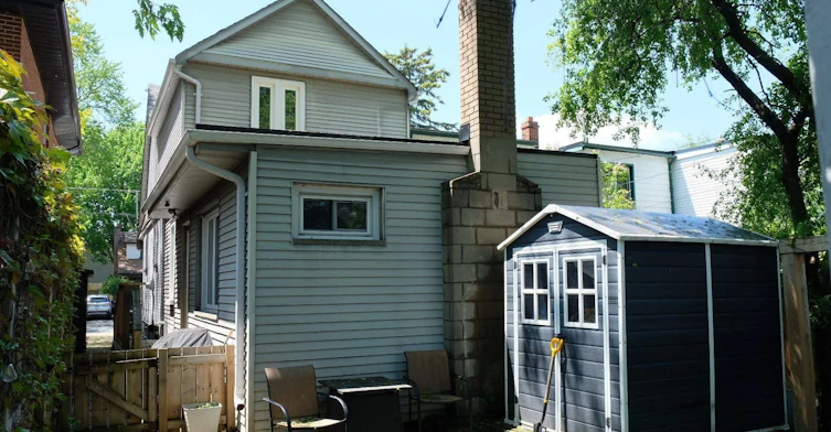 231 Chisholm Avenue, Toronto, ON, M4C 4V9 - 23