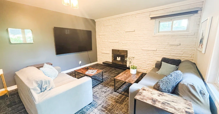 231 Chisholm Avenue, Toronto, ON, M4C 4V9 - 8