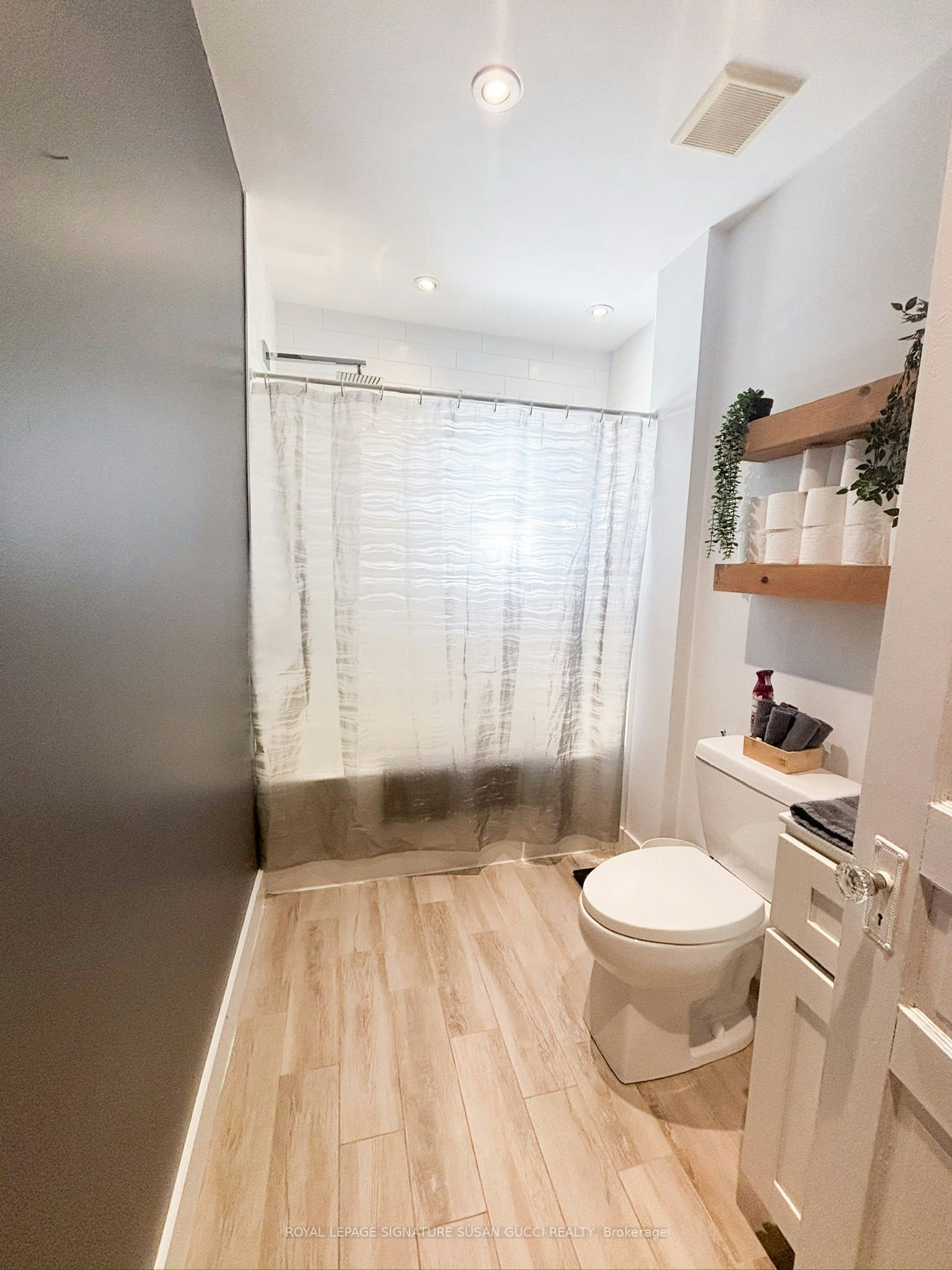 231 Chisholm Avenue, Toronto, ON, M4C 4V9 - 9