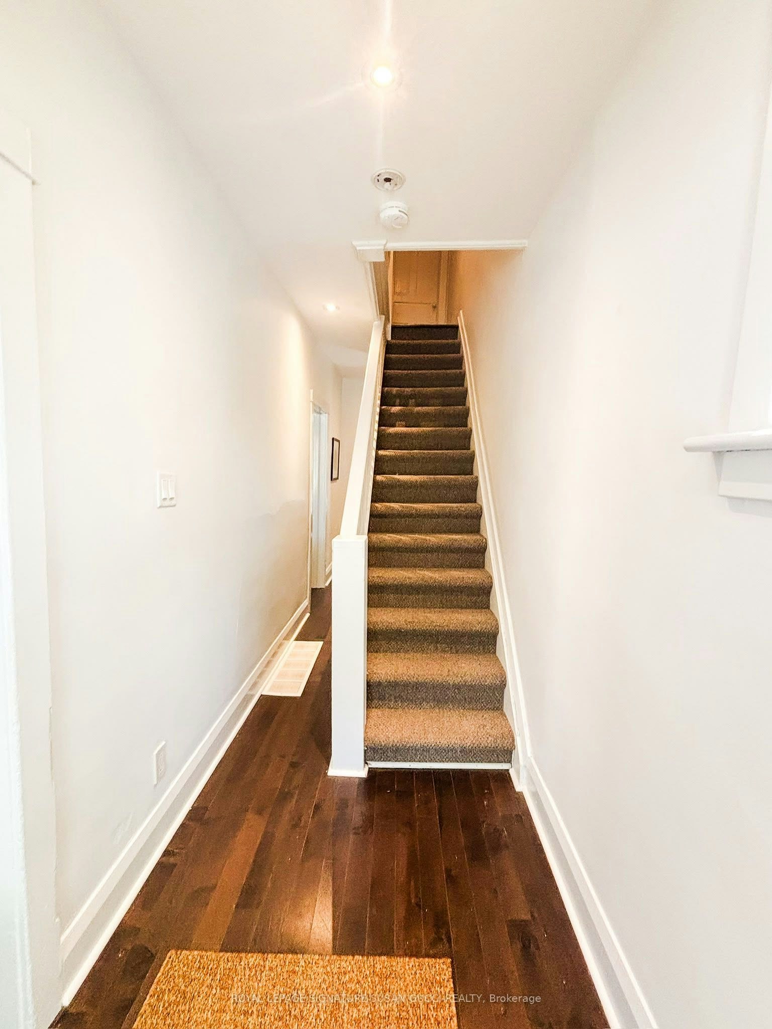 231 Chisholm Avenue, Toronto, ON, M4C 4V9 - 10