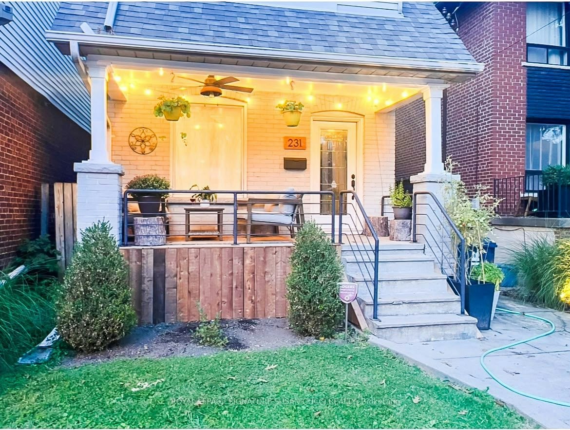 231 Chisholm Avenue, Toronto, ON, M4C 4V9 - 2