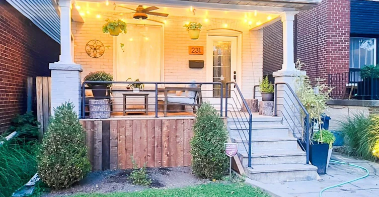 231 Chisholm Avenue, Toronto, ON, M4C 4V9 - 2