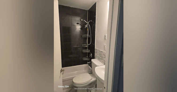 Main-210 Mary Street N, Oshawa, ON, L1G 5C4 - 4