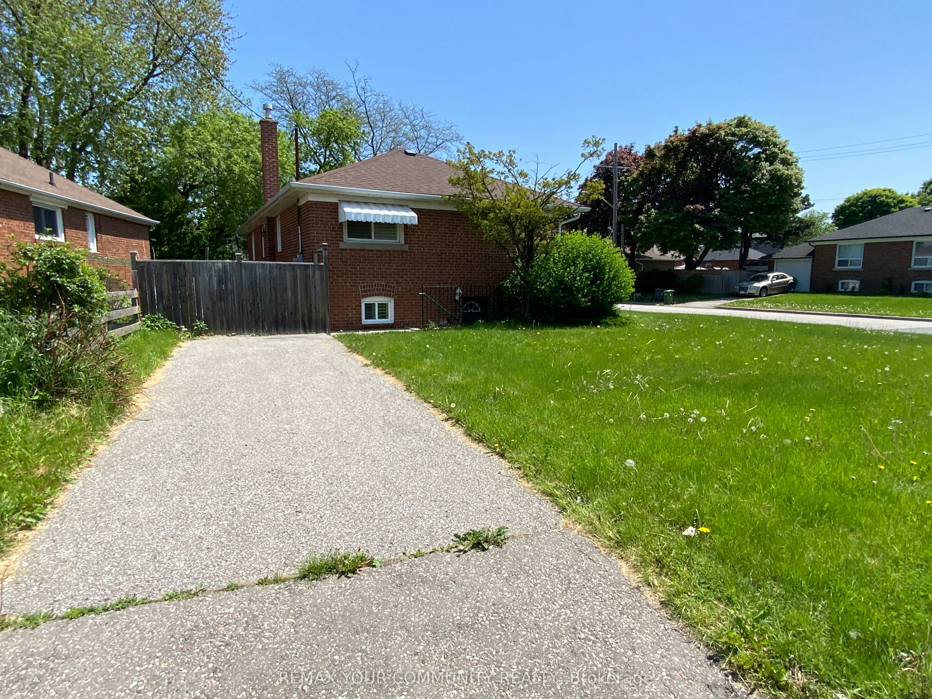 Bsmt - Bdrm A-2 Kellyvale Road, Toronto, ON, M1R 3M3 - 3