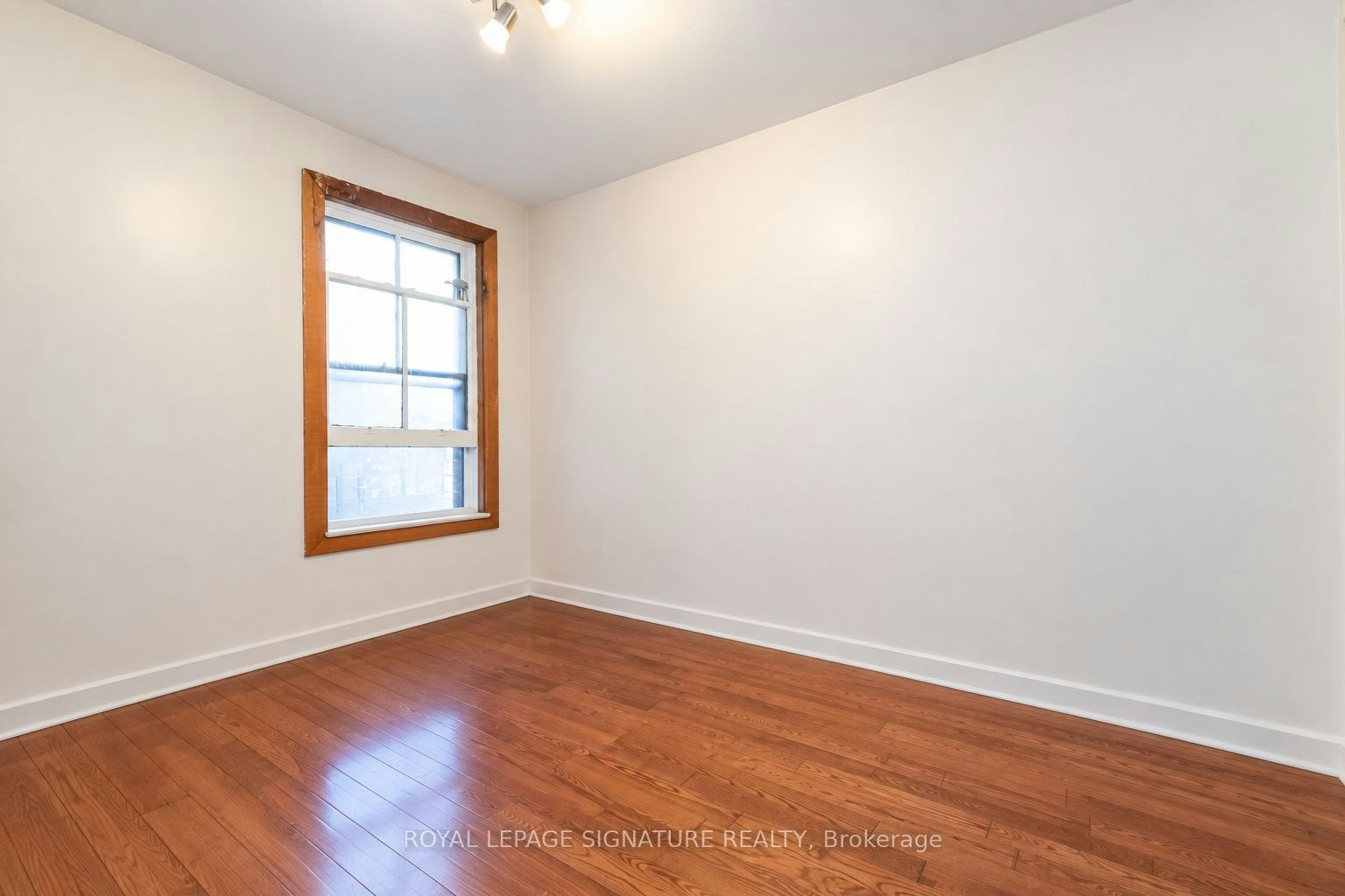 Main-22 Curzon Street E, Toronto, ON, M4M 3B4 - 18