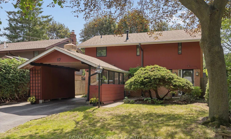 17 Lesterwood Crescent