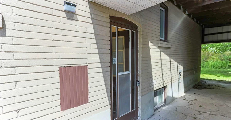 56 Courton Drive, Toronto, ON, M1R 1K8 - 2