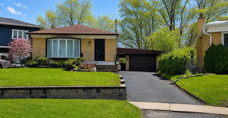 56 Courton Drive, Toronto, ON, M1R 1K8